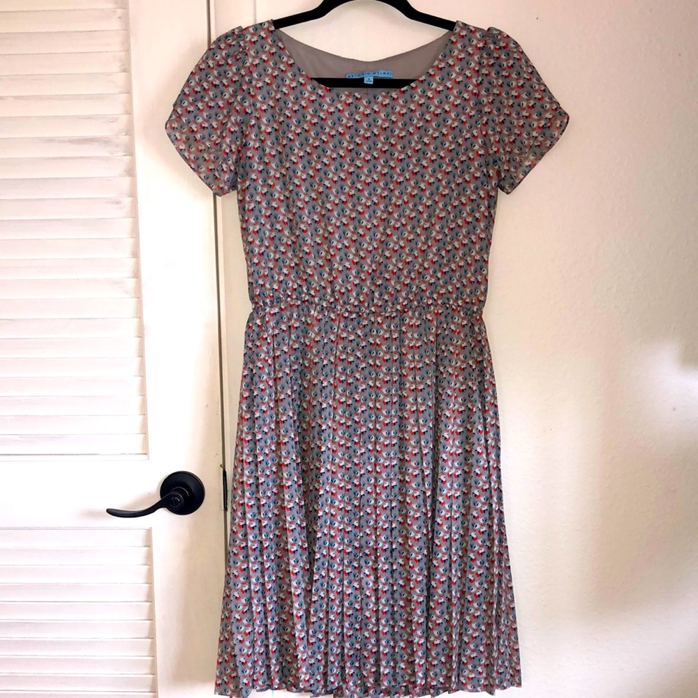 Antonio Melani pleated short sleeve dress, size 4, foley and fun!